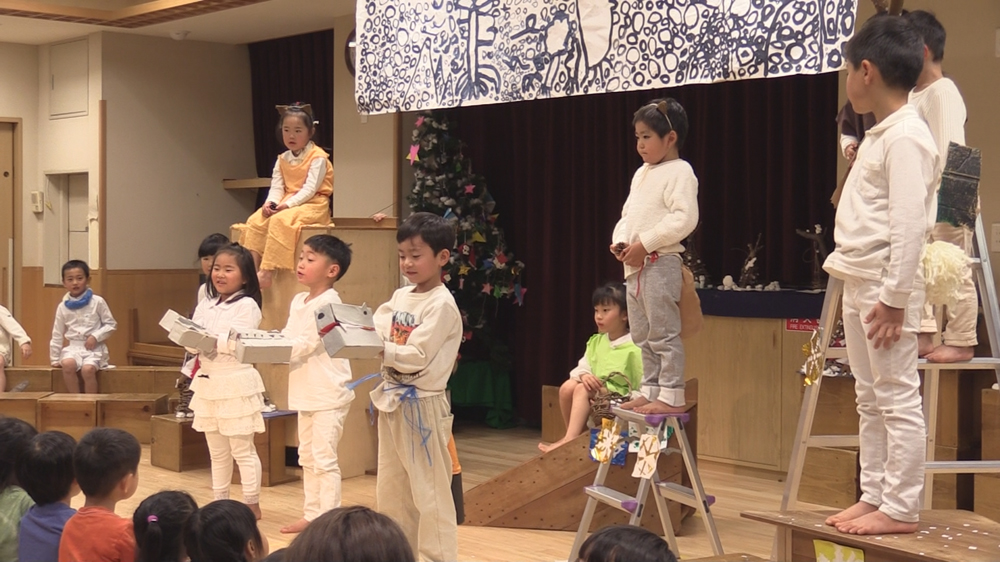 クリスマス会　「森は生きている」とんぼ組